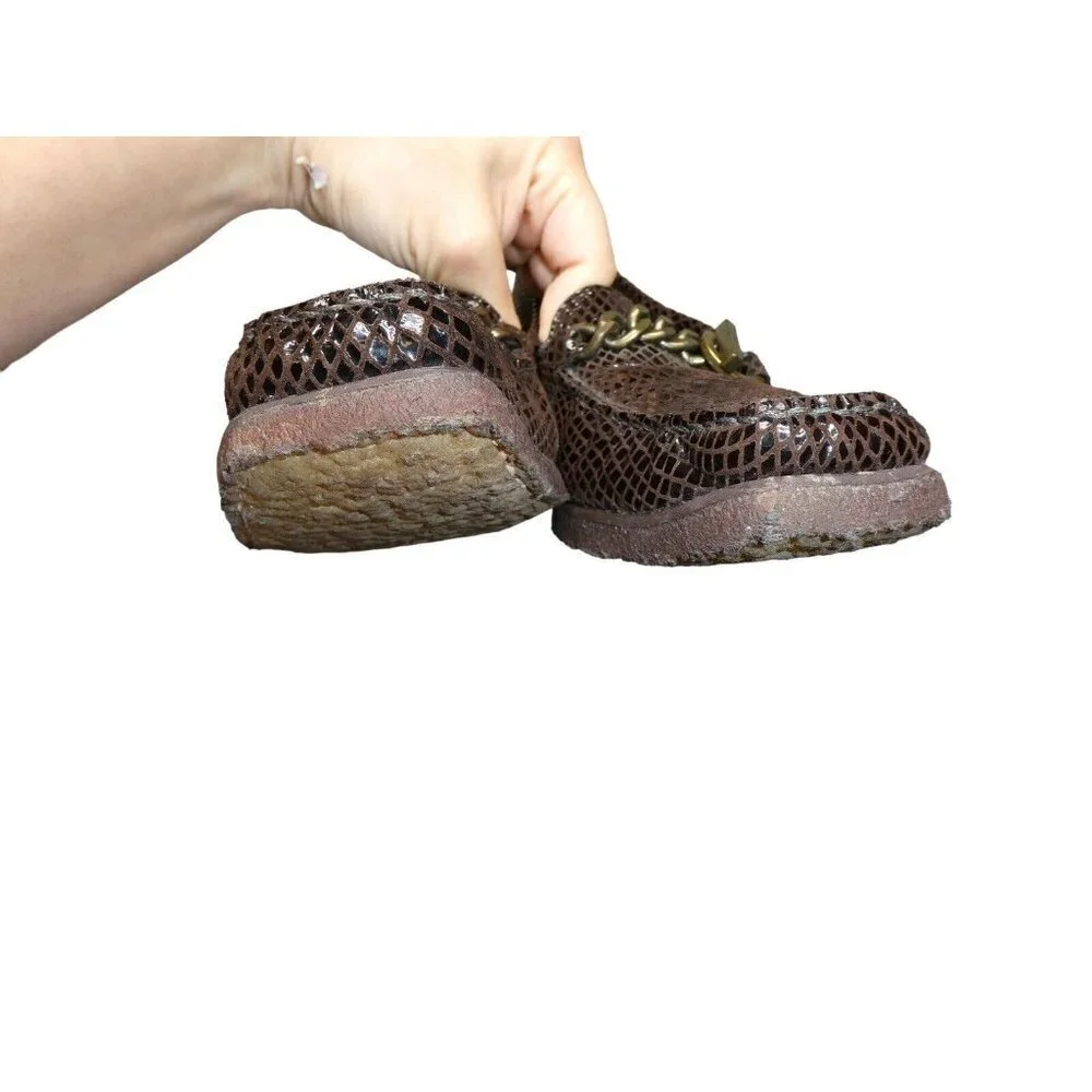 Stuart Weitzman Size 9 N Narrow Brown Serpentine Snake Print Wooden Wedges Chain - Picture 8 of 12